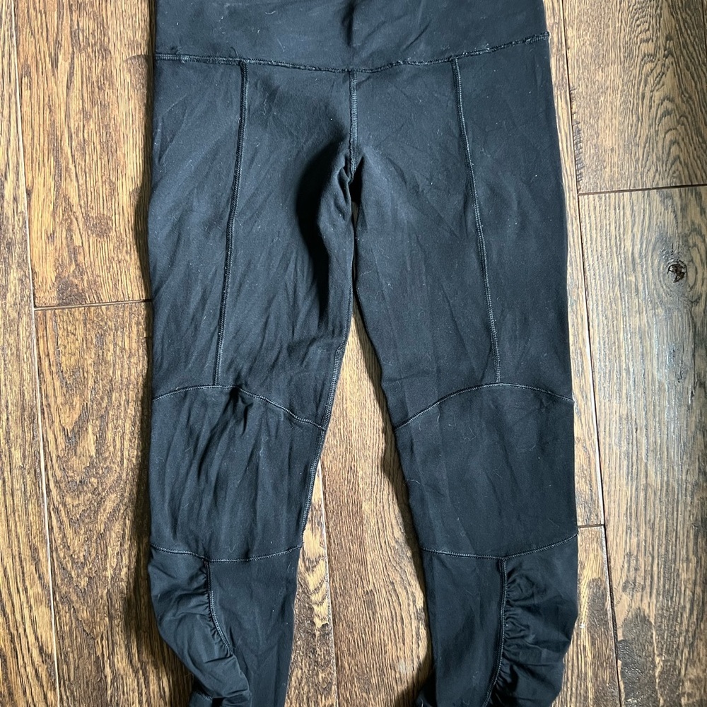 Lululemon Black Cropped Leggings